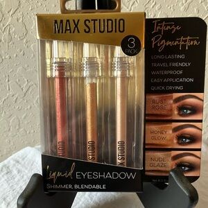 Max Studio: Liquid Eyeshadow Set - Shimmer Blendable- 0.12 fl oz